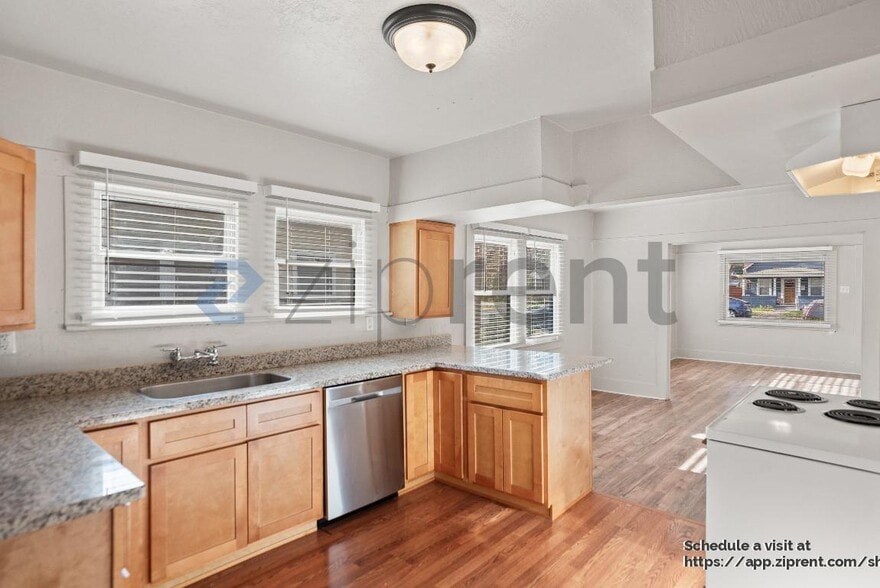 Building Photo - 7840 Church St