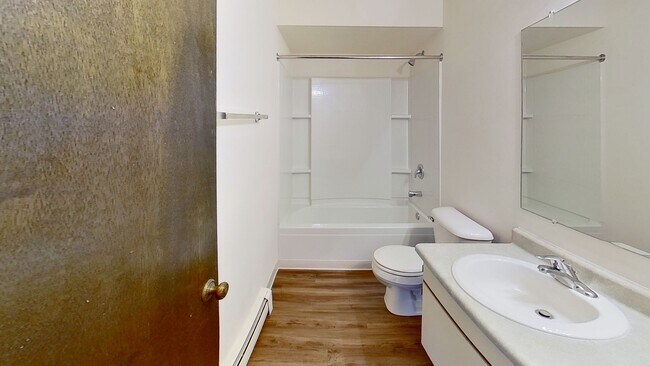 Building Photo - Lower Studio Apartment Available at our Cedar View Apartments in Cedarburg