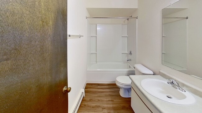 Building Photo - Upper Studio Apartment Available at our Cedar View Apartments