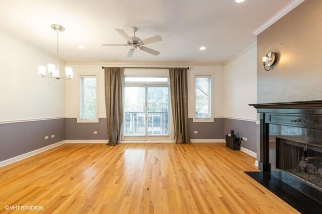 Building Photo - 2 bedroom in Chicago IL 60657