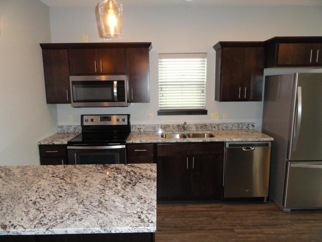 Building Photo - 1515 Ohana Ave