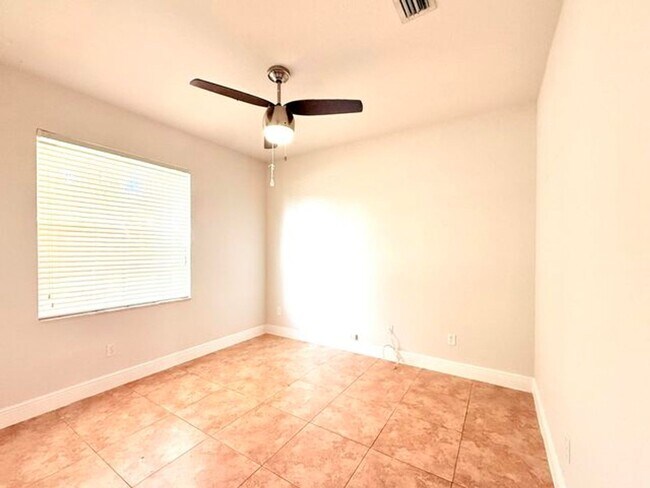 Building Photo - 888 Quartz Terrace