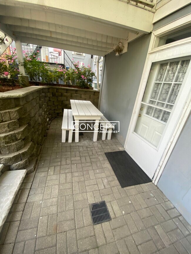 Building Photo - 101 Orleans St