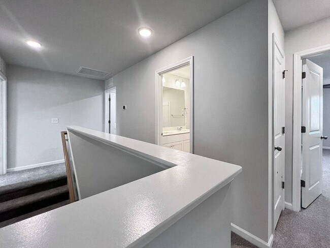 Building Photo - 139 Siebold St