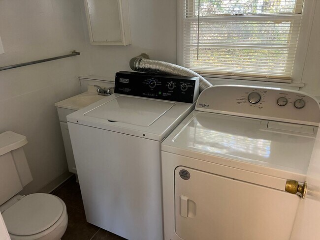 Building Photo - 929 Greenbrier Rd