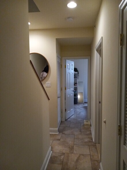 Building Photo - 1708 Fontain St