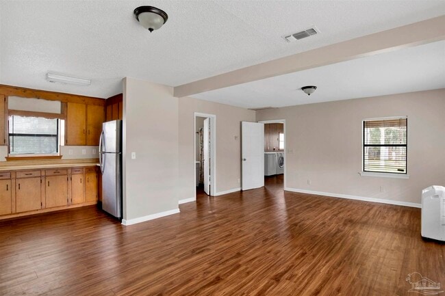 Building Photo - 2802 W Gonzalez St