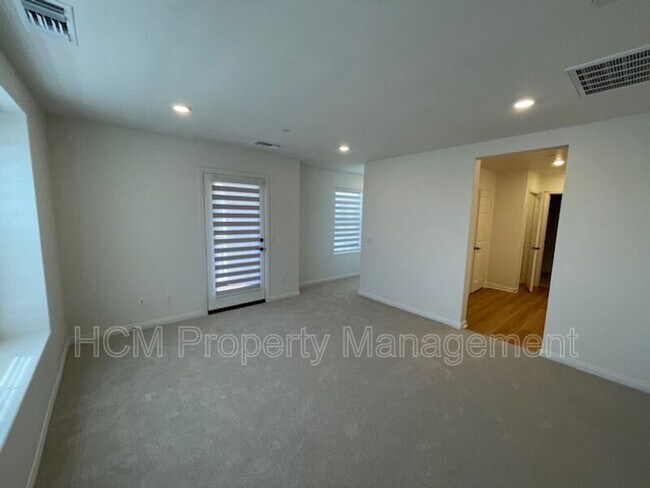 Building Photo - 4021 E Coronado Privado