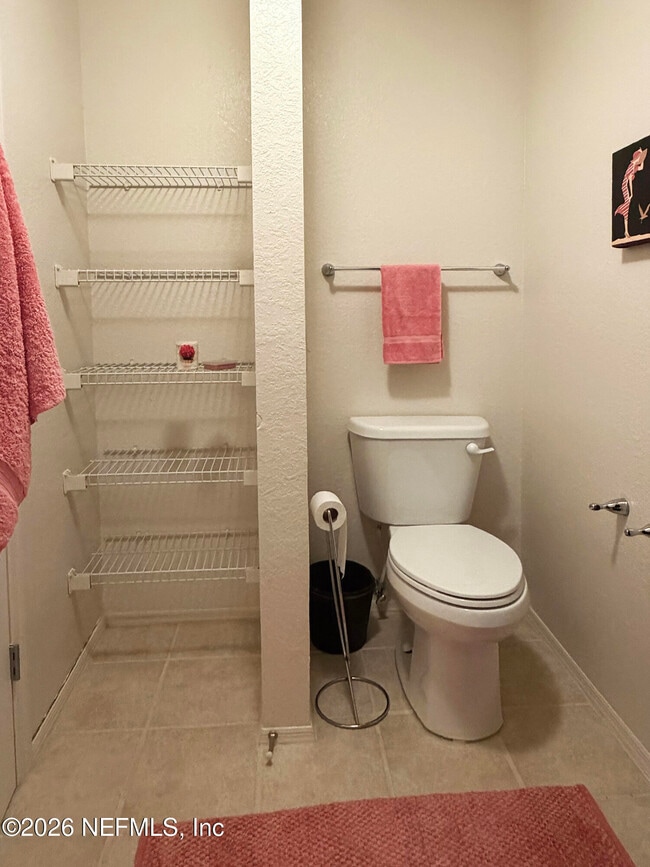 Building Photo - 11-11 Arbor Club Dr