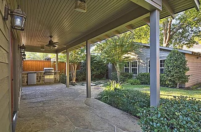 Building Photo - 3836 Mockingbird Ln