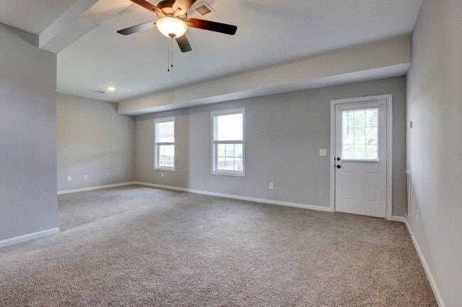 Building Photo - 1092 Barnhill Rd