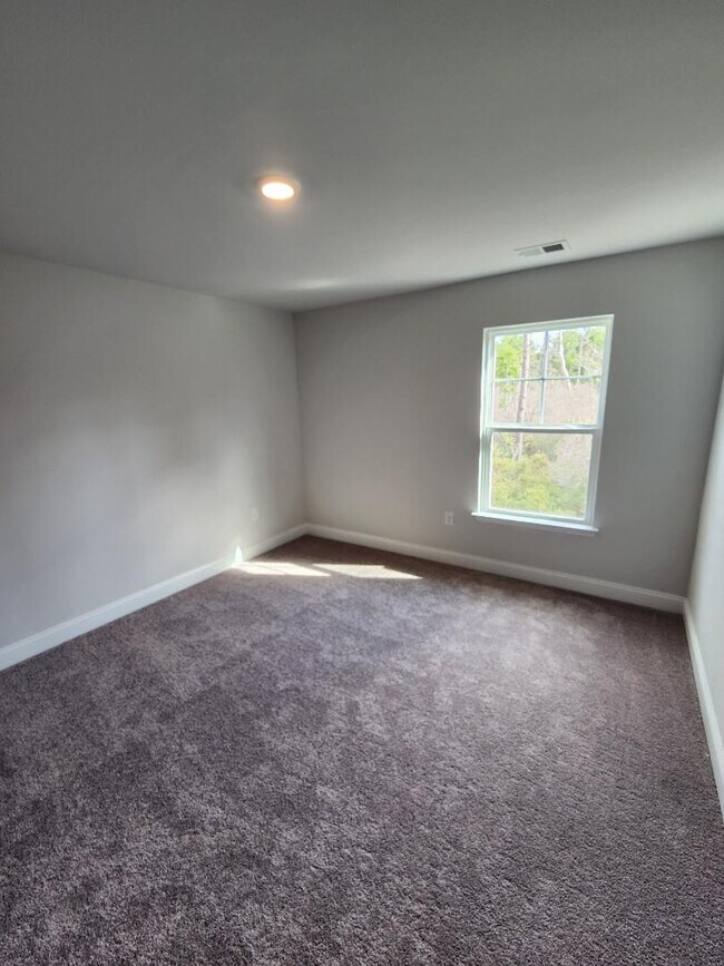 Building Photo - 4044 Dewberry Ln