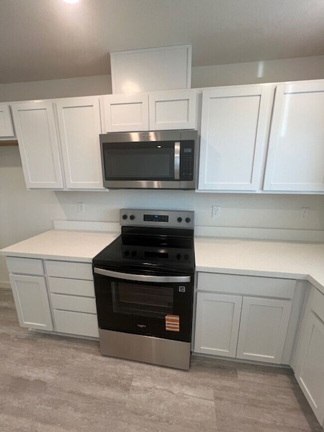 Building Photo - Brand New DR Horton Solar Smart Home with 4 Bedrooms.