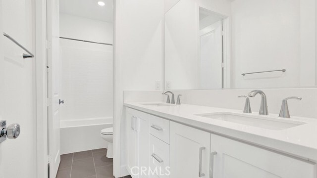 Building Photo - 401 Junco