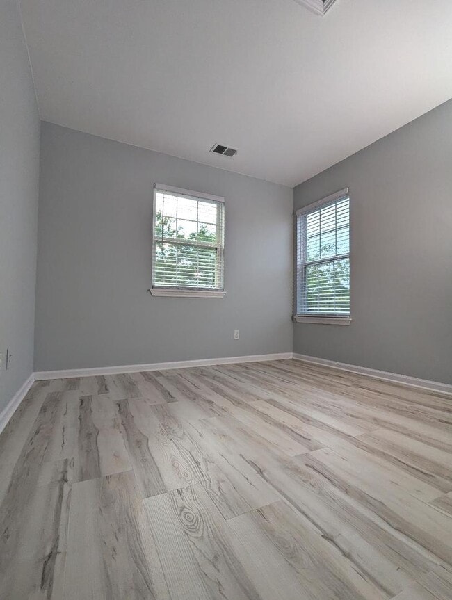 Building Photo - 21719 W Knollwood Dr