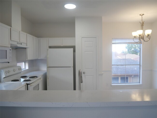 Building Photo - 6289 Wilcrest Dr