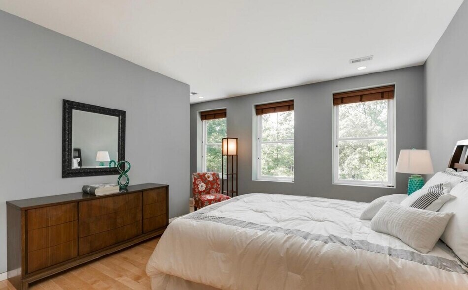 Building Photo - 1207 Lamont St NW