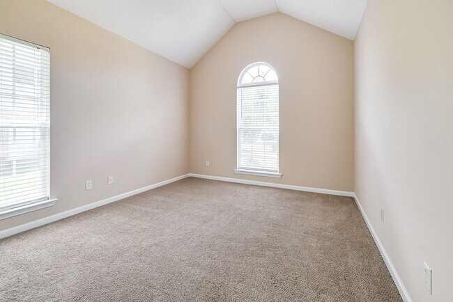 Building Photo - 868 Young Way