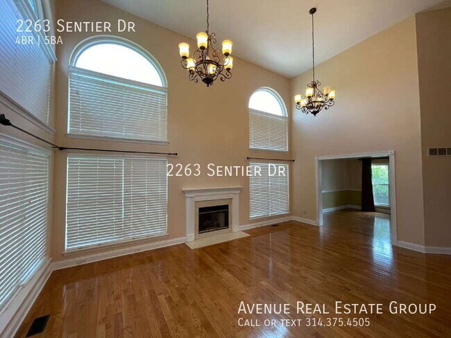 Building Photo - 2263 Sentier Dr