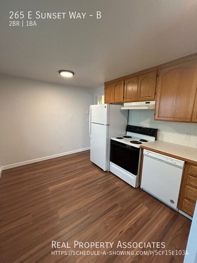 Building Photo - 265 E Sunset Way