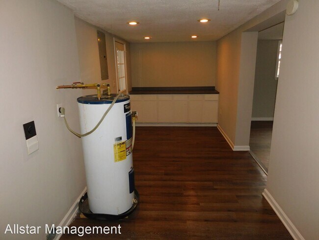 Building Photo - 4 br, 1.5 bath House - 1391 Whitworth Cove