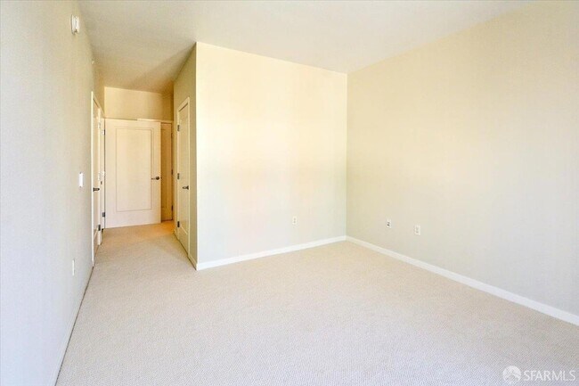 Building Photo - 88 King St