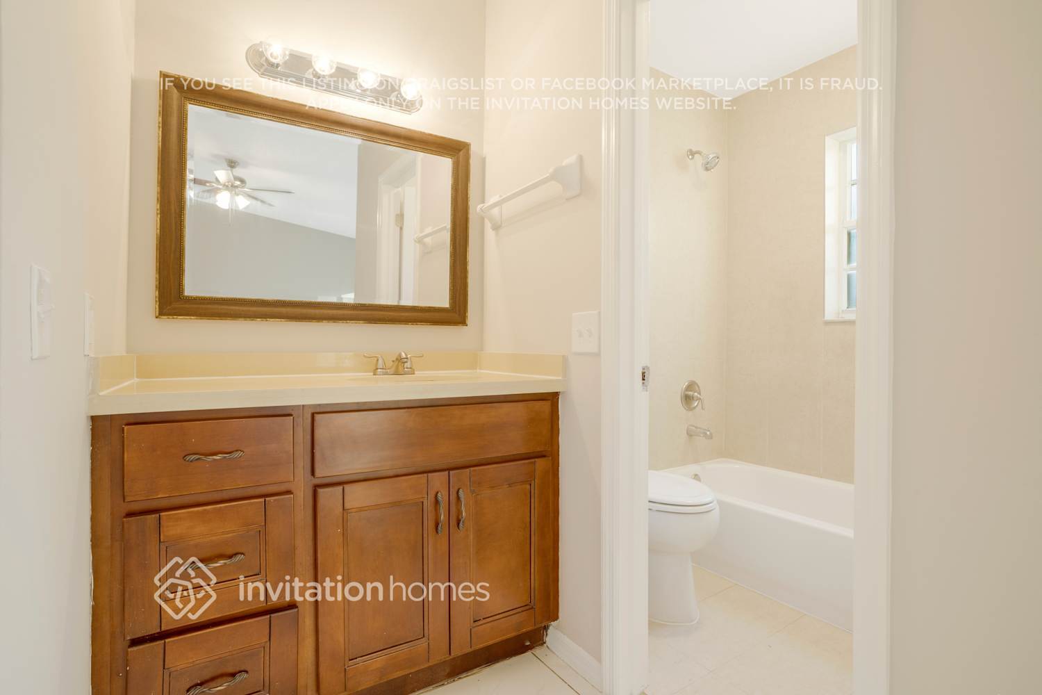 Building Photo - 16850 SW 92nd Ave