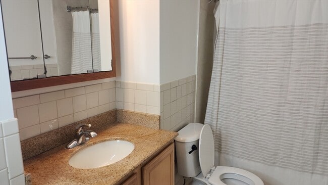 Building Photo - 1323 Worcester Rd