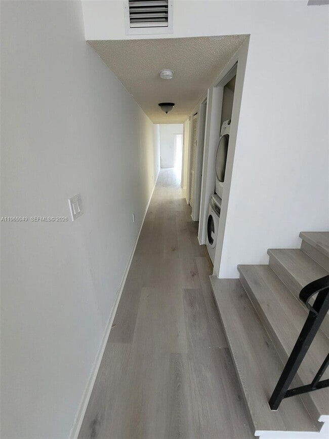 Building Photo - 1624 NE 151st St