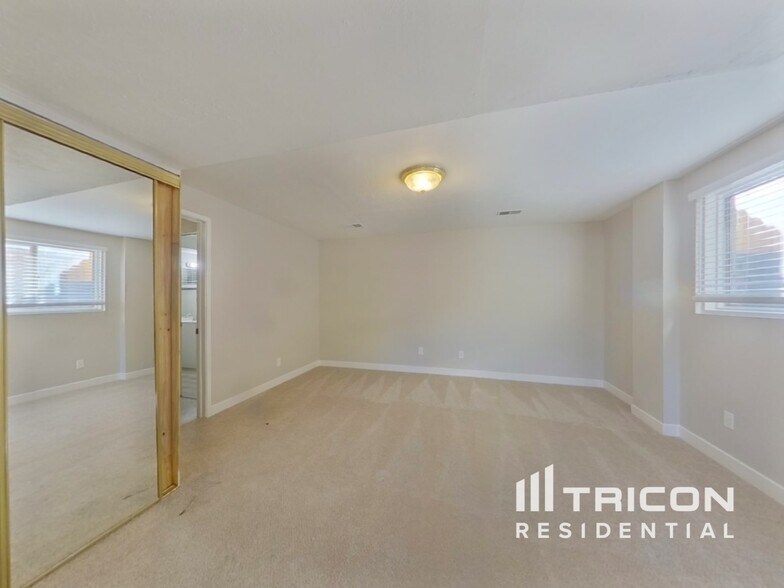 Building Photo - 3134 S Richfield St