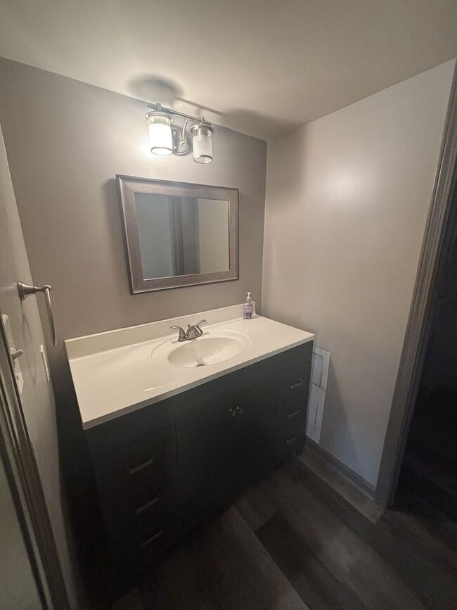 Building Photo - 2 Bed 2 Bath zoned for Homewood City schools