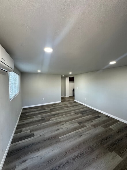 Building Photo - 2339 Van Ness Ave