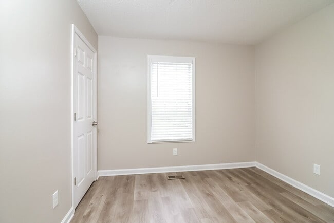 Building Photo - 417 Remington Ct