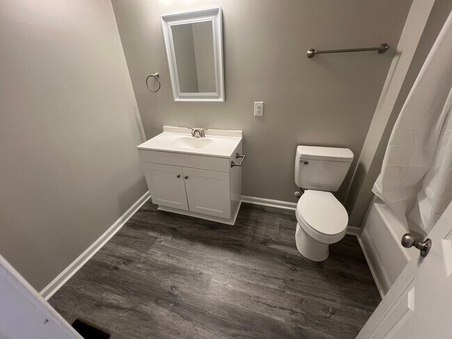 Building Photo - W 27th Street