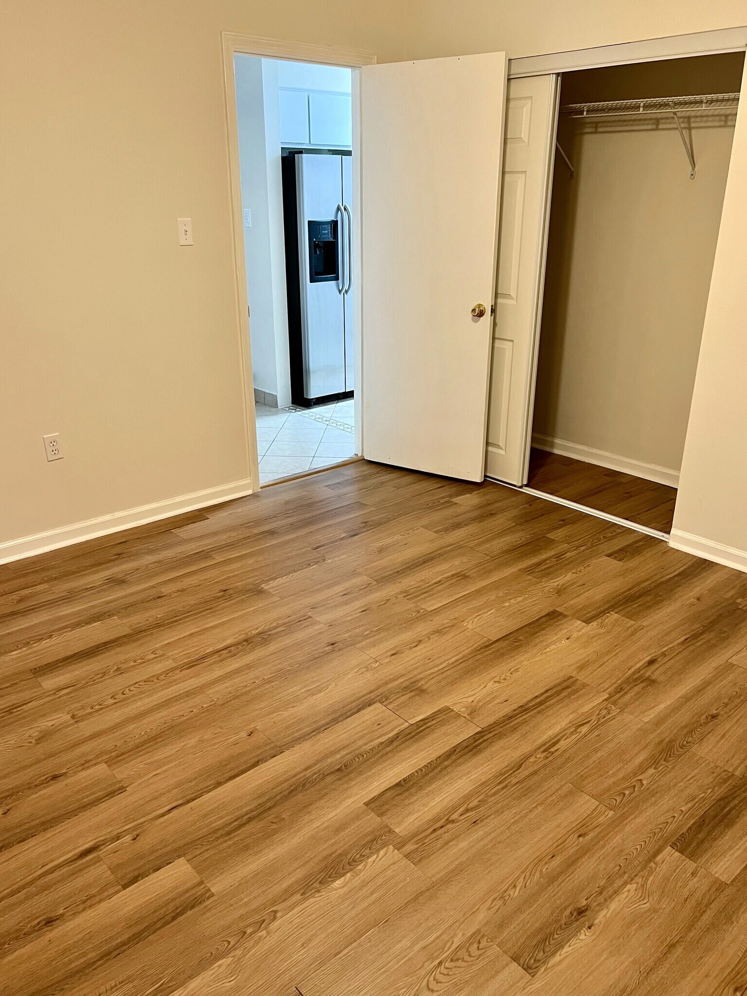 Building Photo - 123 Hunt Club Ct