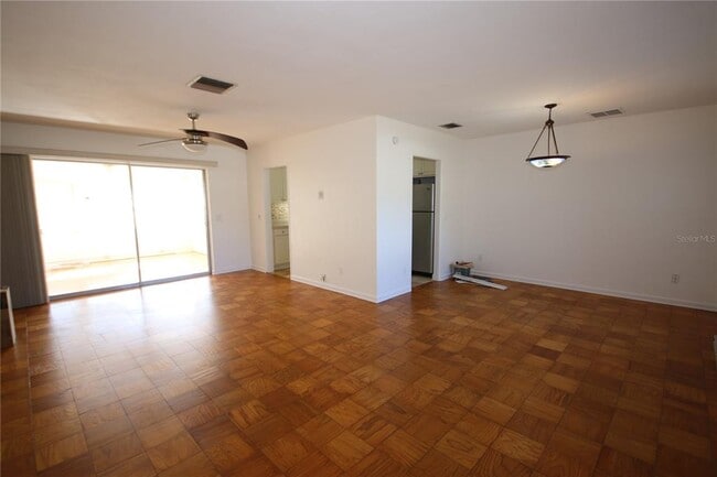 Building Photo - 1429 Seabreeze St