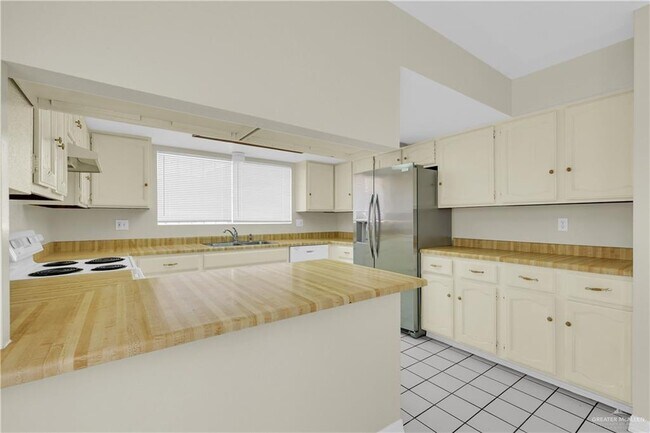 Building Photo - 25 N 1st St