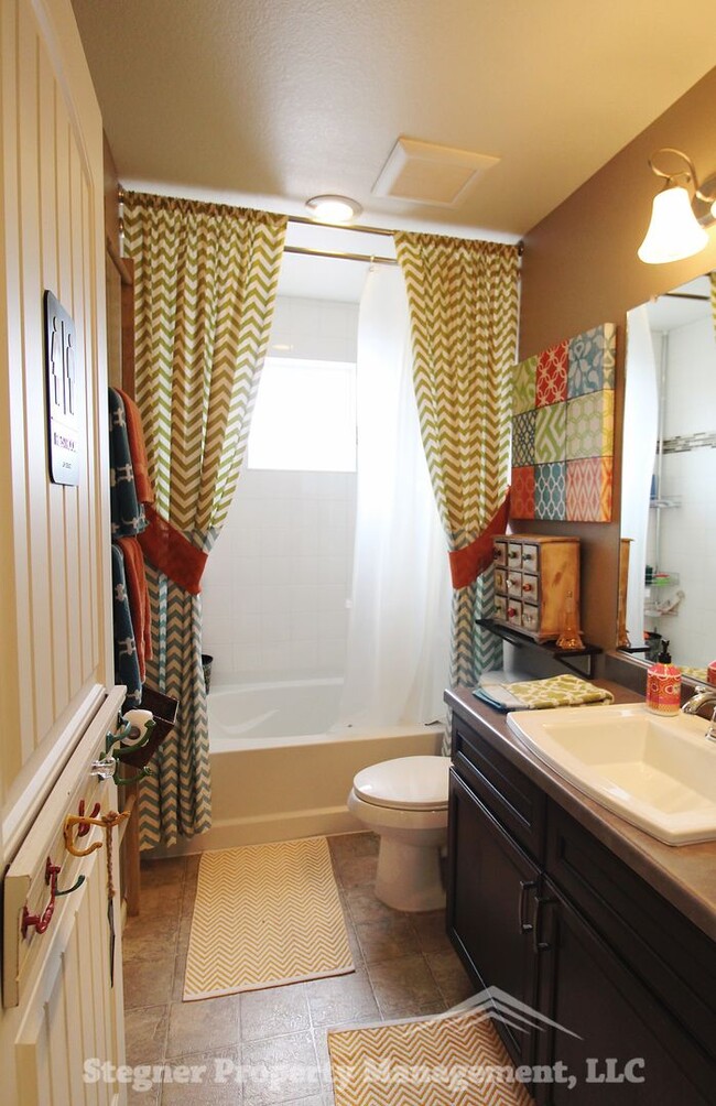 Building Photo - Beautiful Home in Johnstown