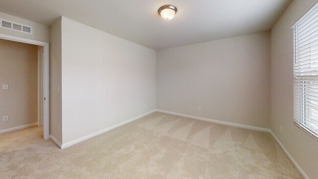 Building Photo - 103 Silver Fir Ln
