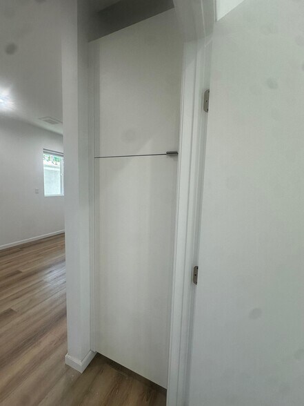 Building Photo - 709 E Magnolia Blvd