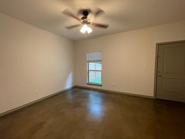 Building Photo - 4074 County Rd 152 W