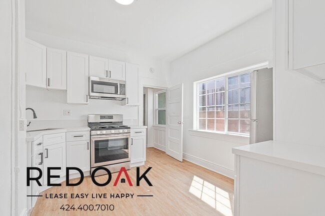 Building Photo - 617 S Soto St