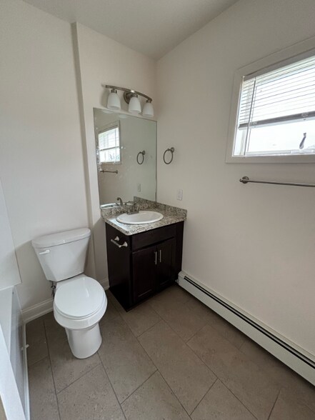 Building Photo - 85 Laverack Ave