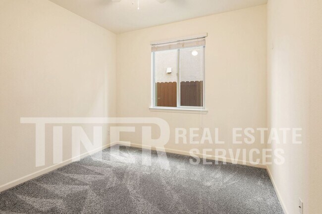 Building Photo - 3719 Edington Dr