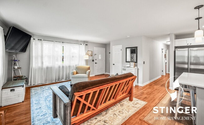 Building Photo - 907 Belleview Cir W