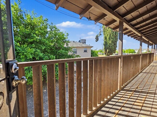 Building Photo - 1916 E Hunter Ave