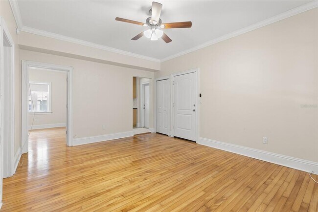 Building Photo - 2117 W Dekle Ave