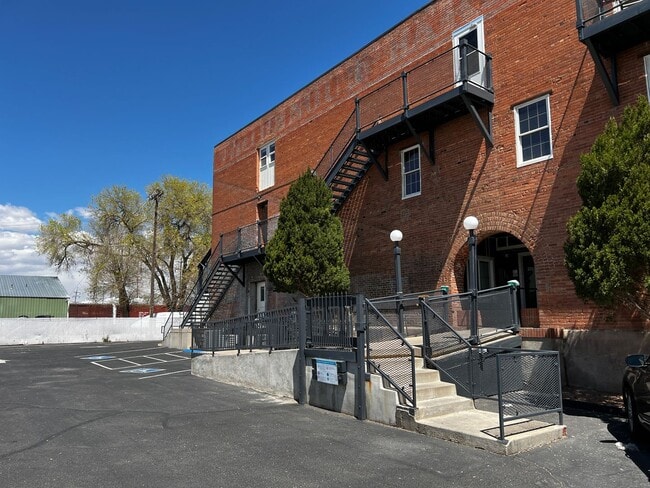 Building Photo - Charming Loft-Style Condo Near Pueblo Riverwalk. 25% OFF FIRST MONTH'S RENT