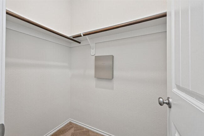 Building Photo - 23764 Via Maria Dr