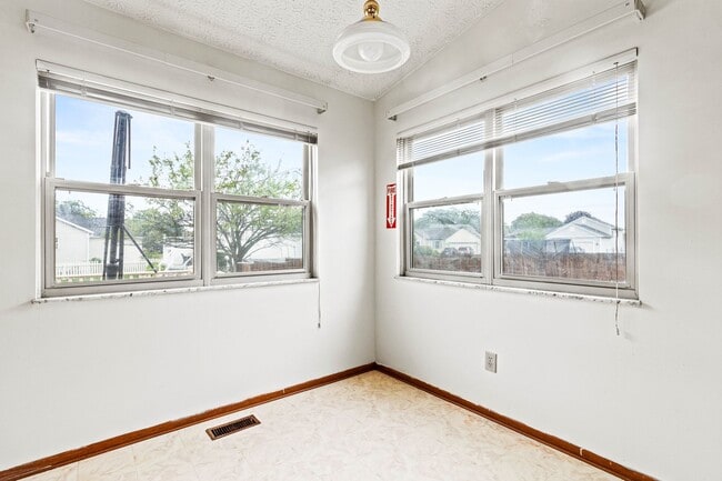 Building Photo - New Ranch Style Home - For Lease
